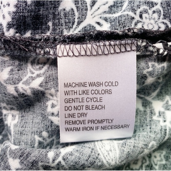 Sag Harbor Black and White Floral Button Down Short Sleeve Blouse - Picture 7 of 11